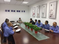 联合执法 重拳出击 违停车辆大整治