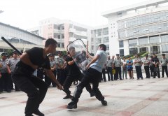 雨花保安公司组织校园保安培训，筑牢校园安全的第一道防线
