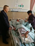 雨花保安公司西善中队代表公司看望受伤住院队员吕荣平
