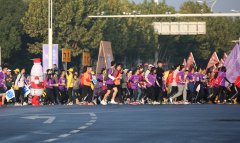 雨花保安公司圆满完成2018年南京马拉松赛安保任务