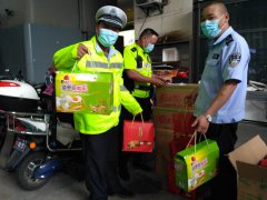 粽叶飘香迎端午，心系职工暖人心 ——雨花保安公司开展节日慰问活动