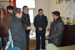 公司领导节前看望前任老领导